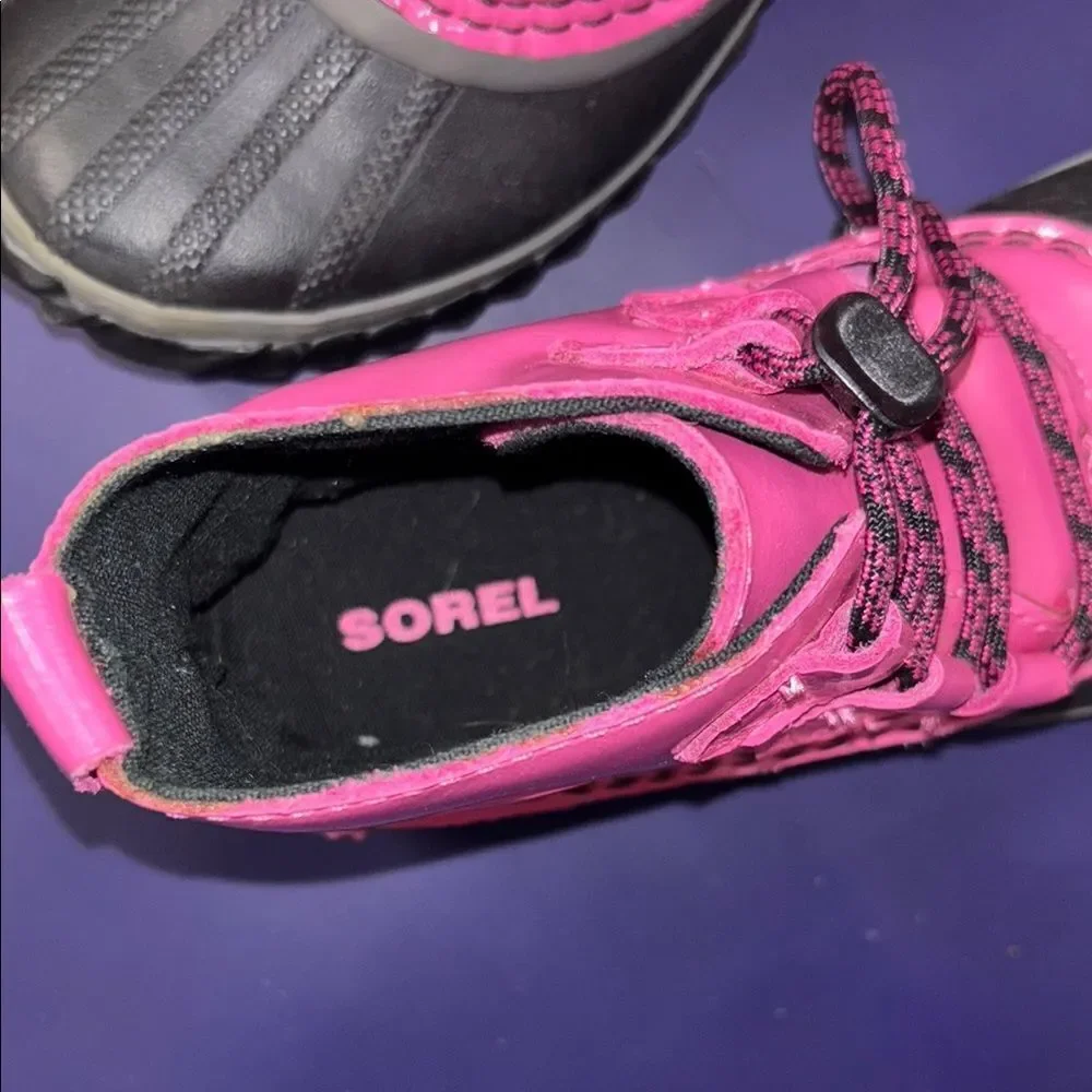 Sorel Hot Pink and Black Lace-Up Rain & Snow Boots with Treaded Sole